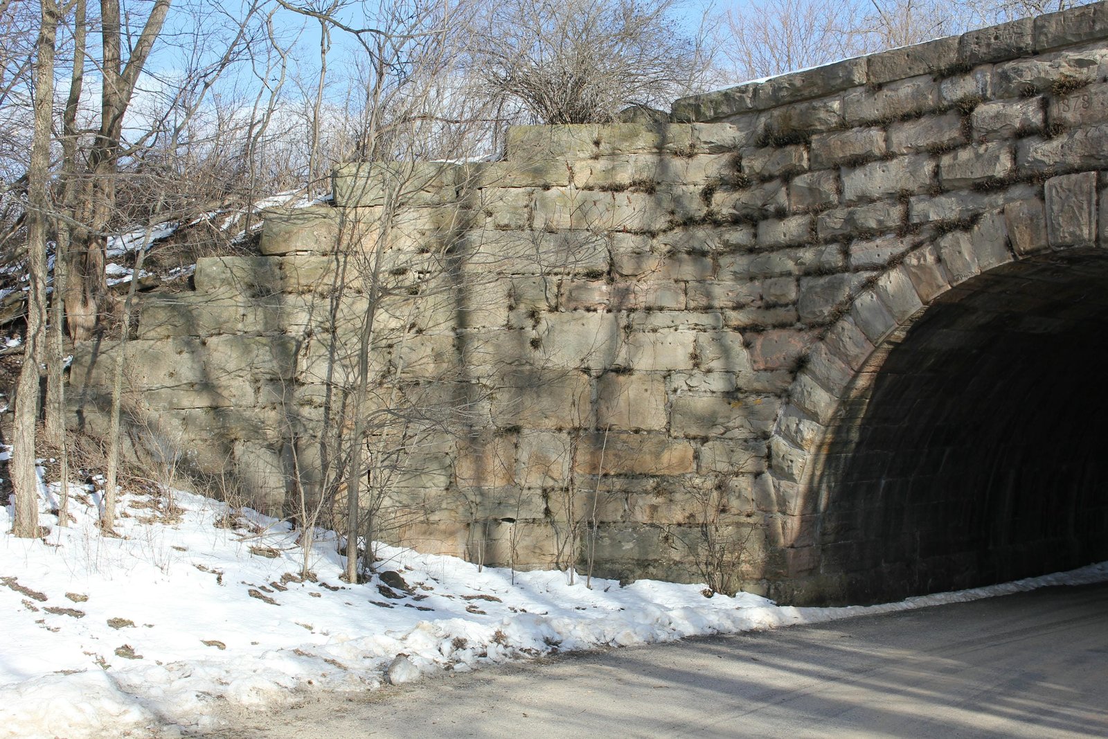 Northwest wing wall